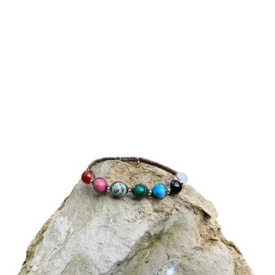 Bracelet en macramé et perles en pierre naturelle personnalisable